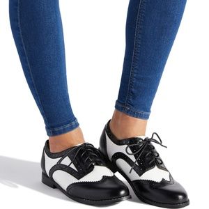 ALENA OXFORD FLAT by Shoedazzle ladies Size 10 NIB